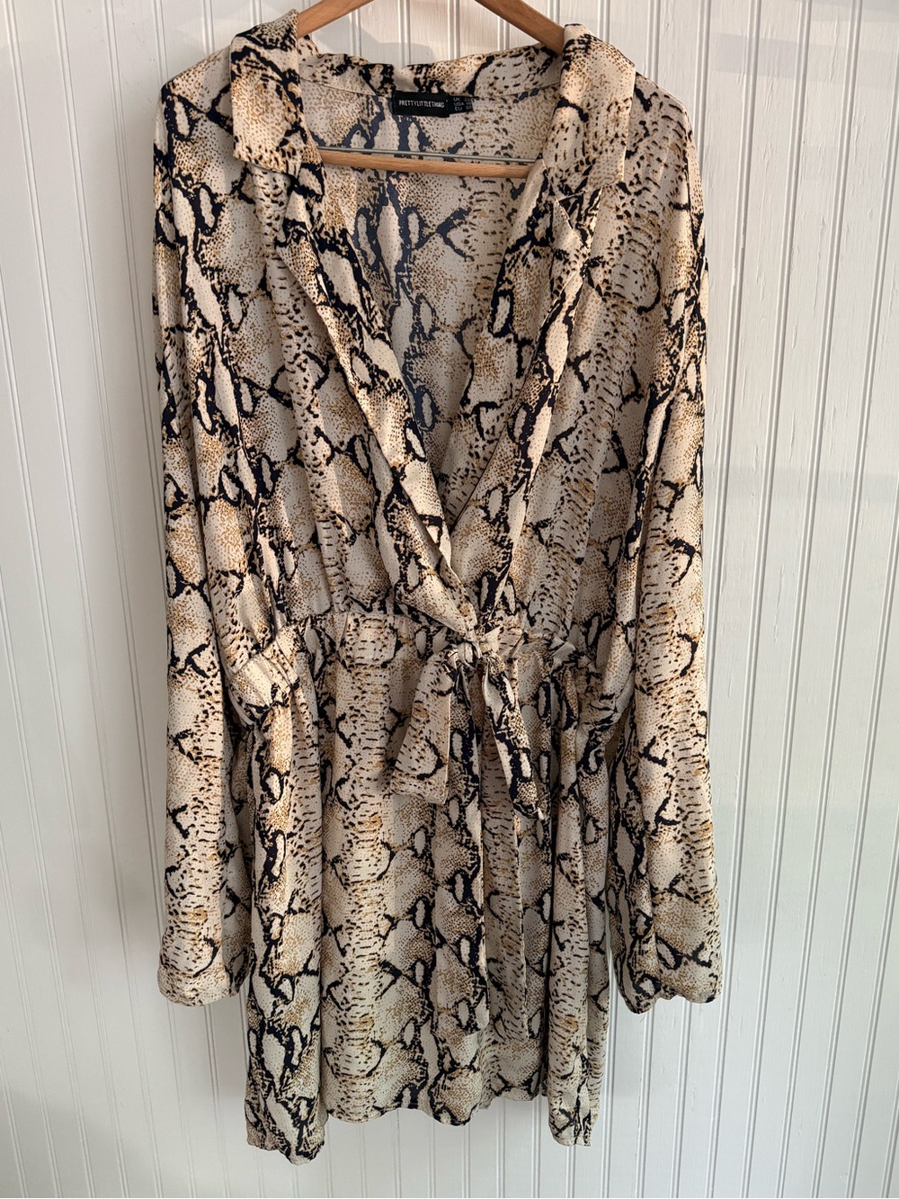 PrettyLittleThing Long Sleeve Wrap Dress Size 18 Snake Print